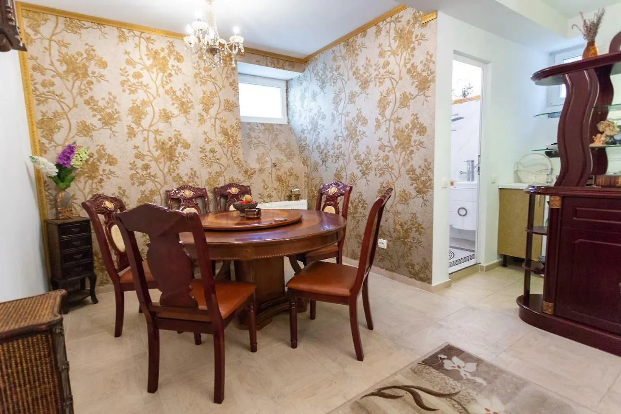 Batistei Bourgeois Apartment Bucharest