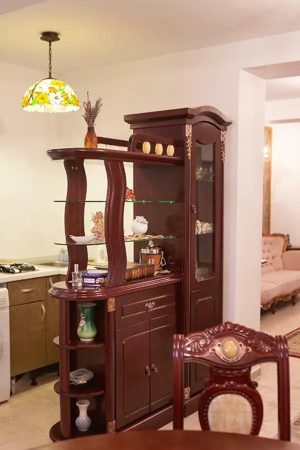 Batistei Bourgeois Apartment Bucharest
