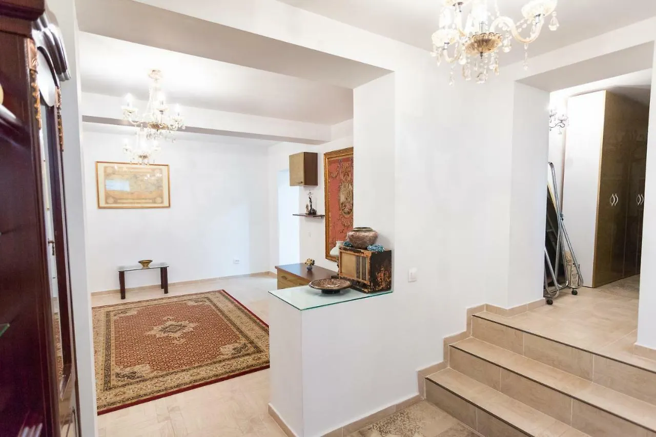 Batistei Bourgeois Apartment Bucarest